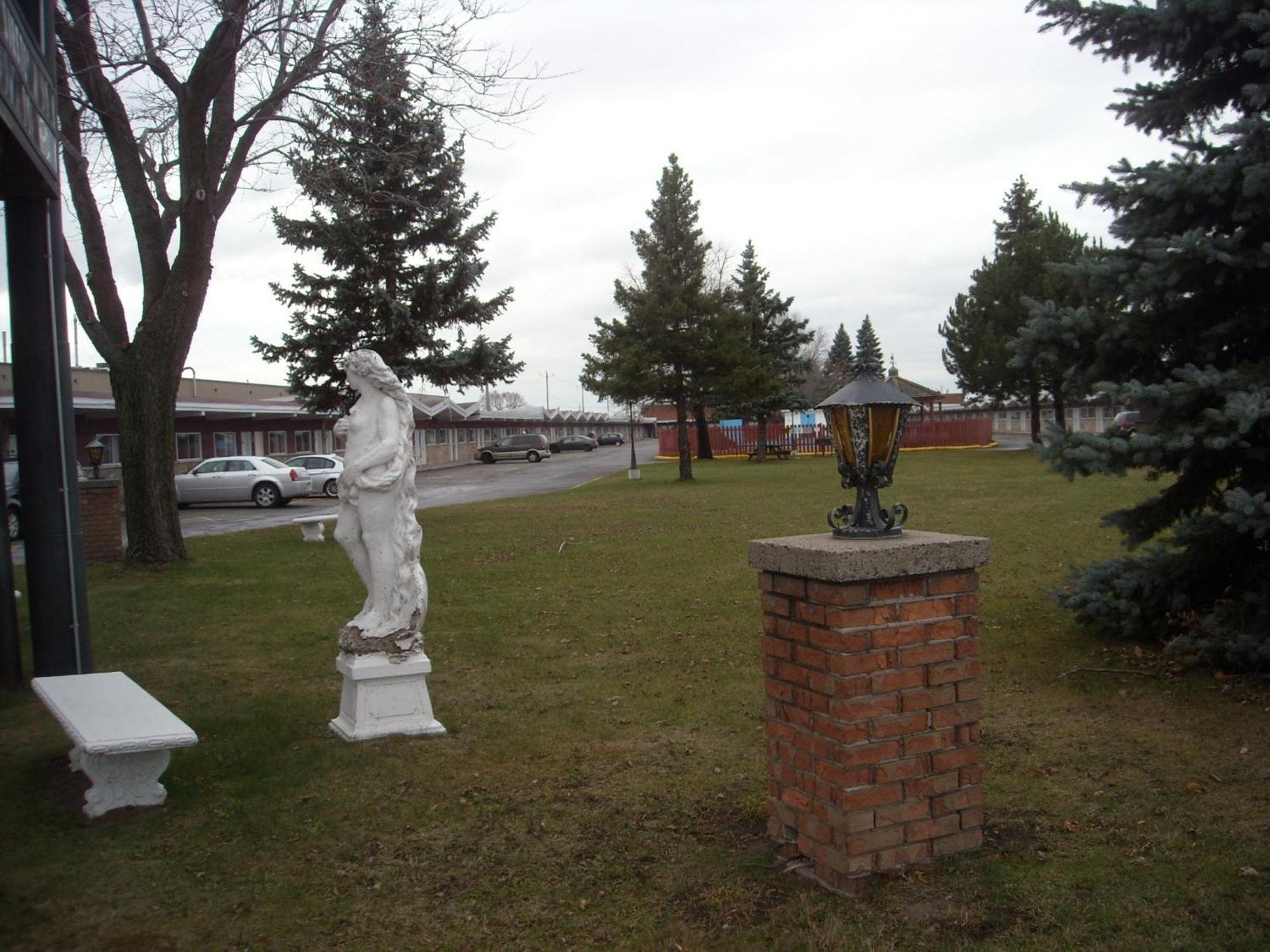 Grand Motel Saint-Hubert Longueuil Eksteriør bilde