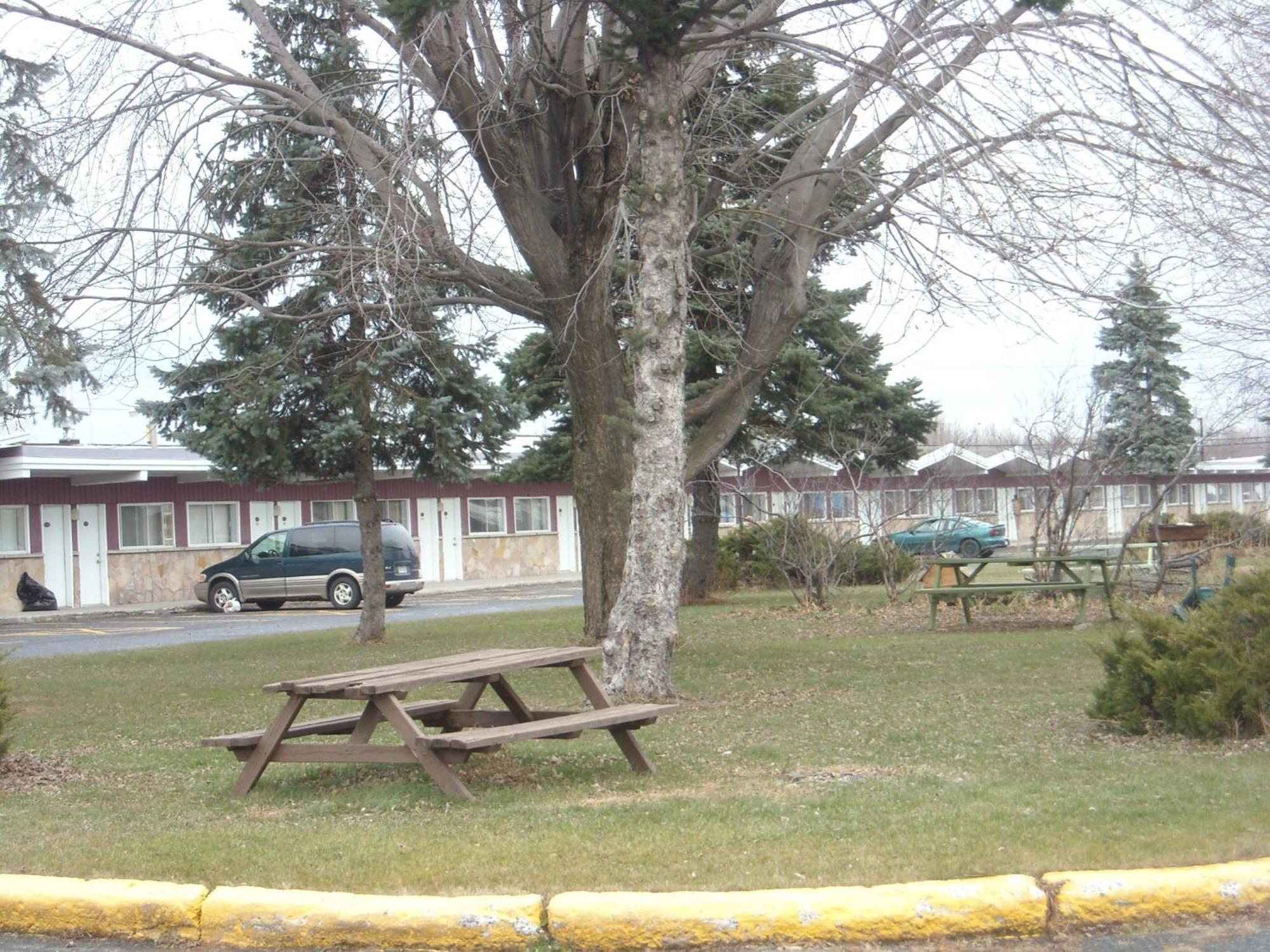 Grand Motel Saint-Hubert Longueuil Eksteriør bilde