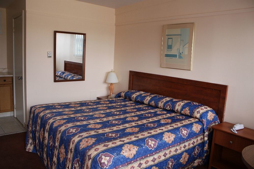 Grand Motel Saint-Hubert Longueuil Eksteriør bilde