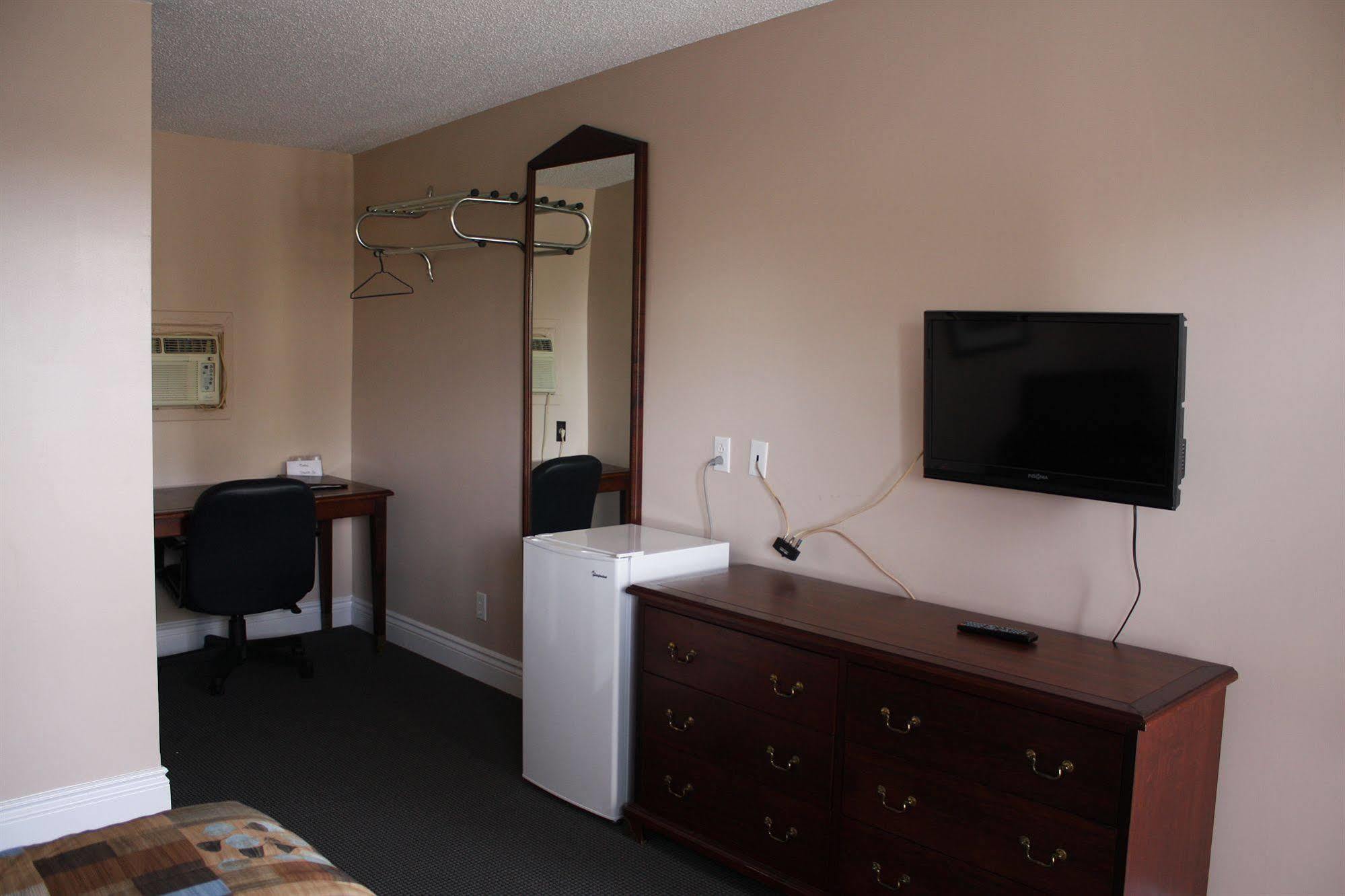 Grand Motel Saint-Hubert Longueuil Eksteriør bilde