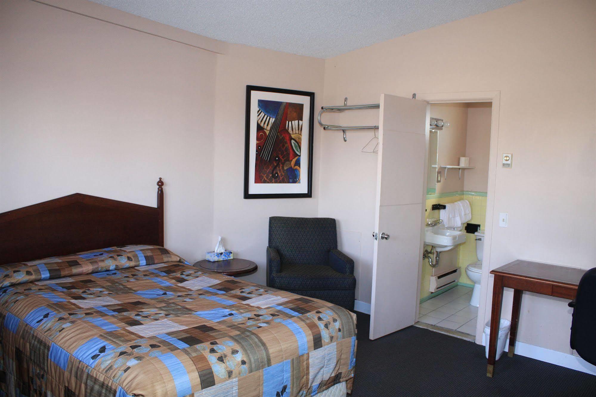 Grand Motel Saint-Hubert Longueuil Eksteriør bilde