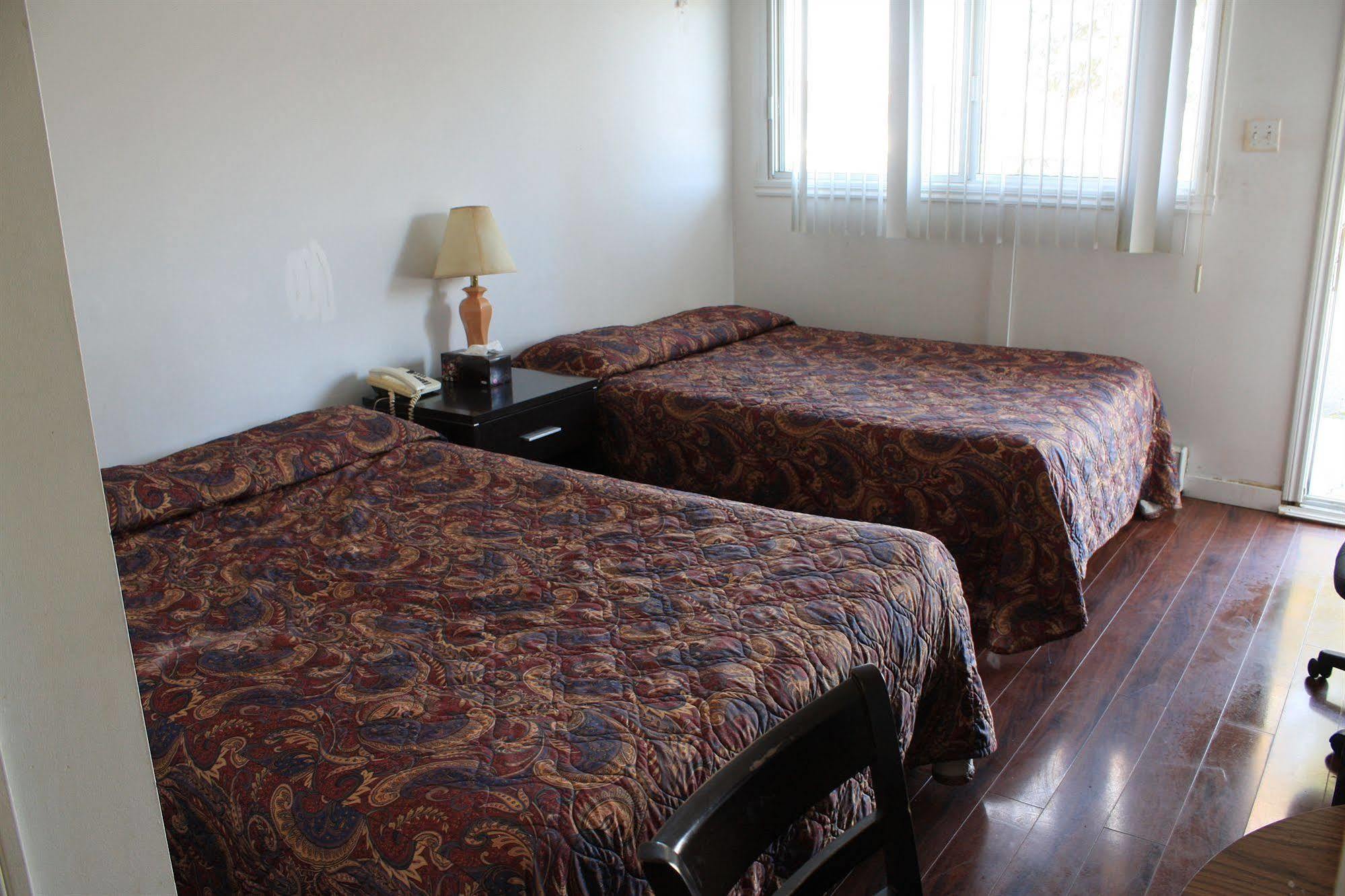 Grand Motel Saint-Hubert Longueuil Eksteriør bilde