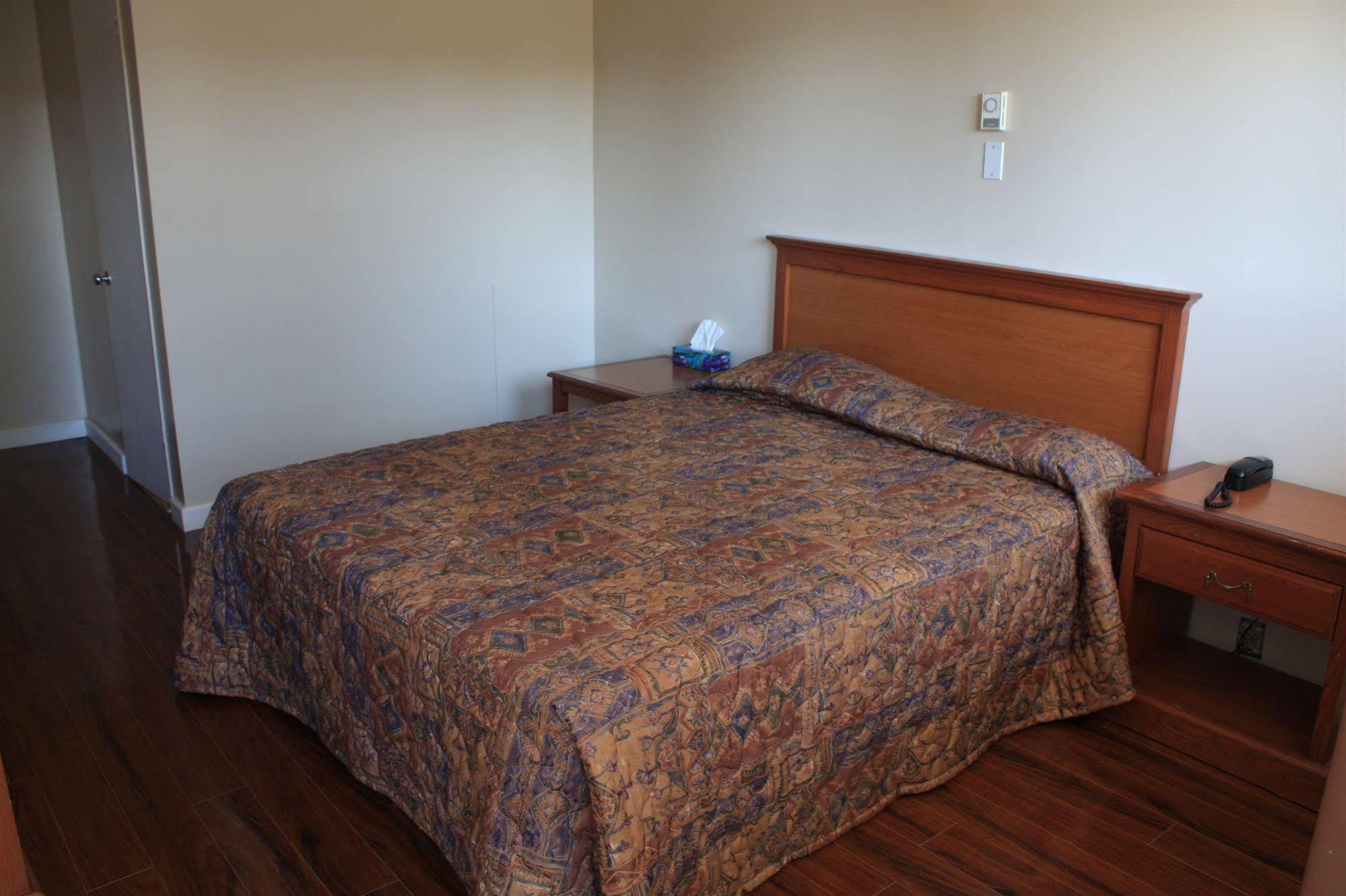 Grand Motel Saint-Hubert Longueuil Eksteriør bilde