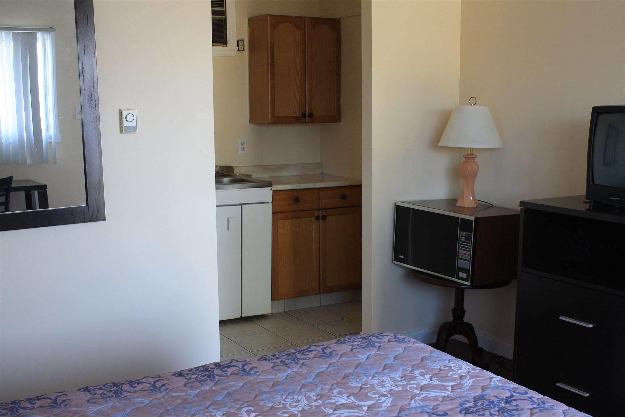 Grand Motel Saint-Hubert Longueuil Eksteriør bilde