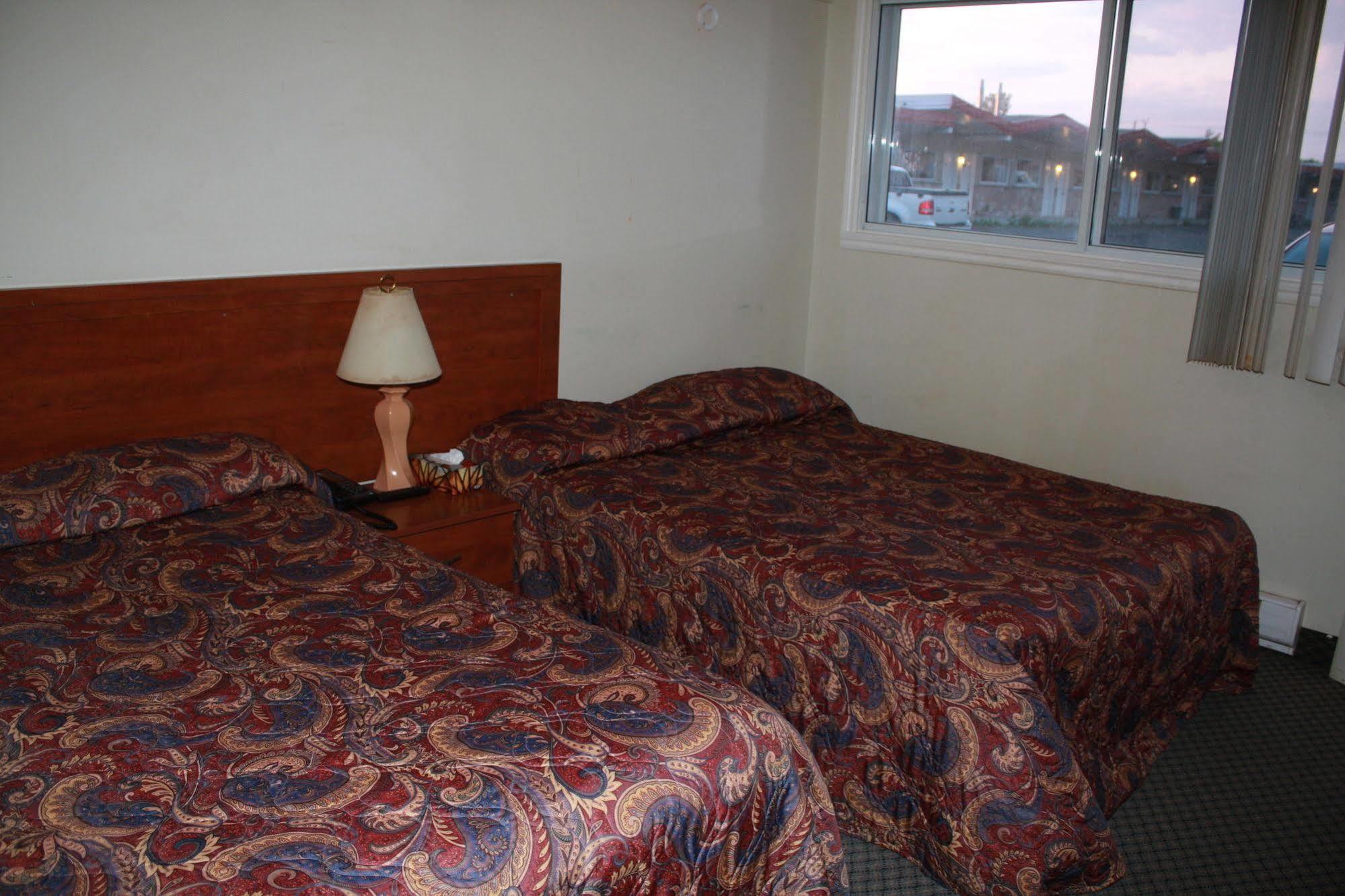 Grand Motel Saint-Hubert Longueuil Eksteriør bilde